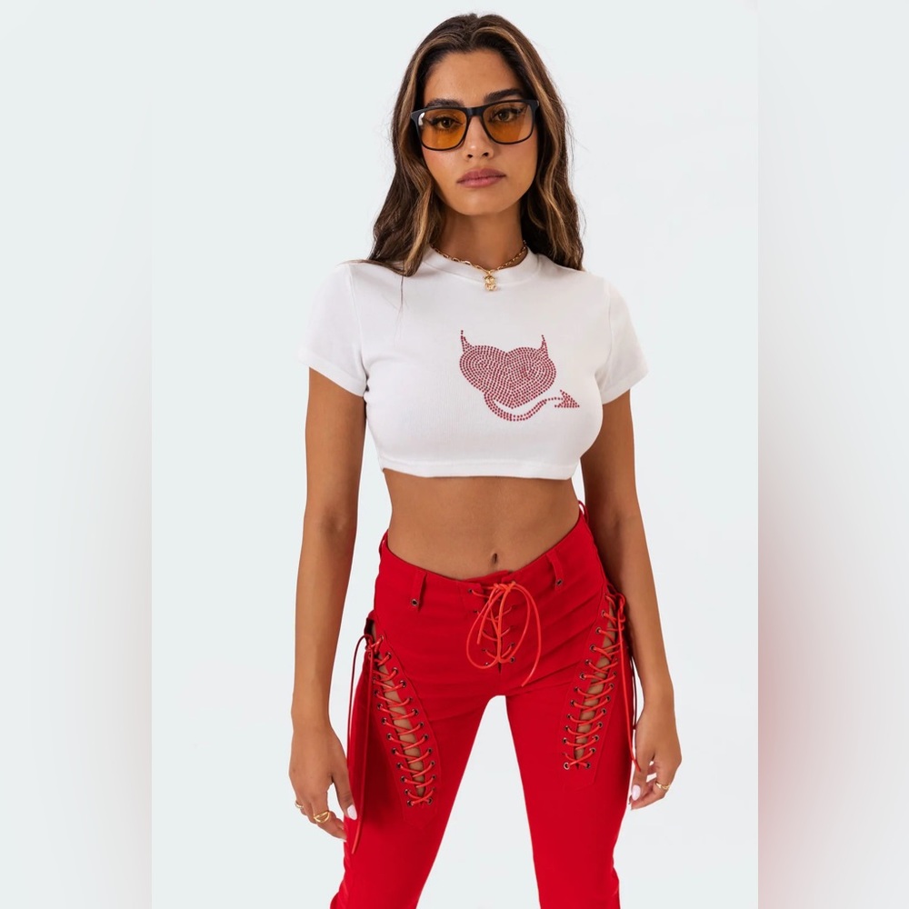 Edikted Devil Diamond Cropped T-Shirt